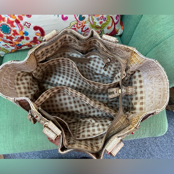 Jessica Simpson Faux Crocodile 🐊 Tan Purse - Picture 8 of 8